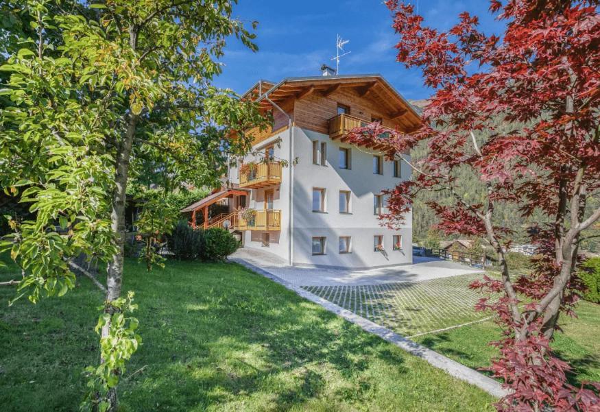 Appartamenti Penasa Renato Commezzadura Exterior foto